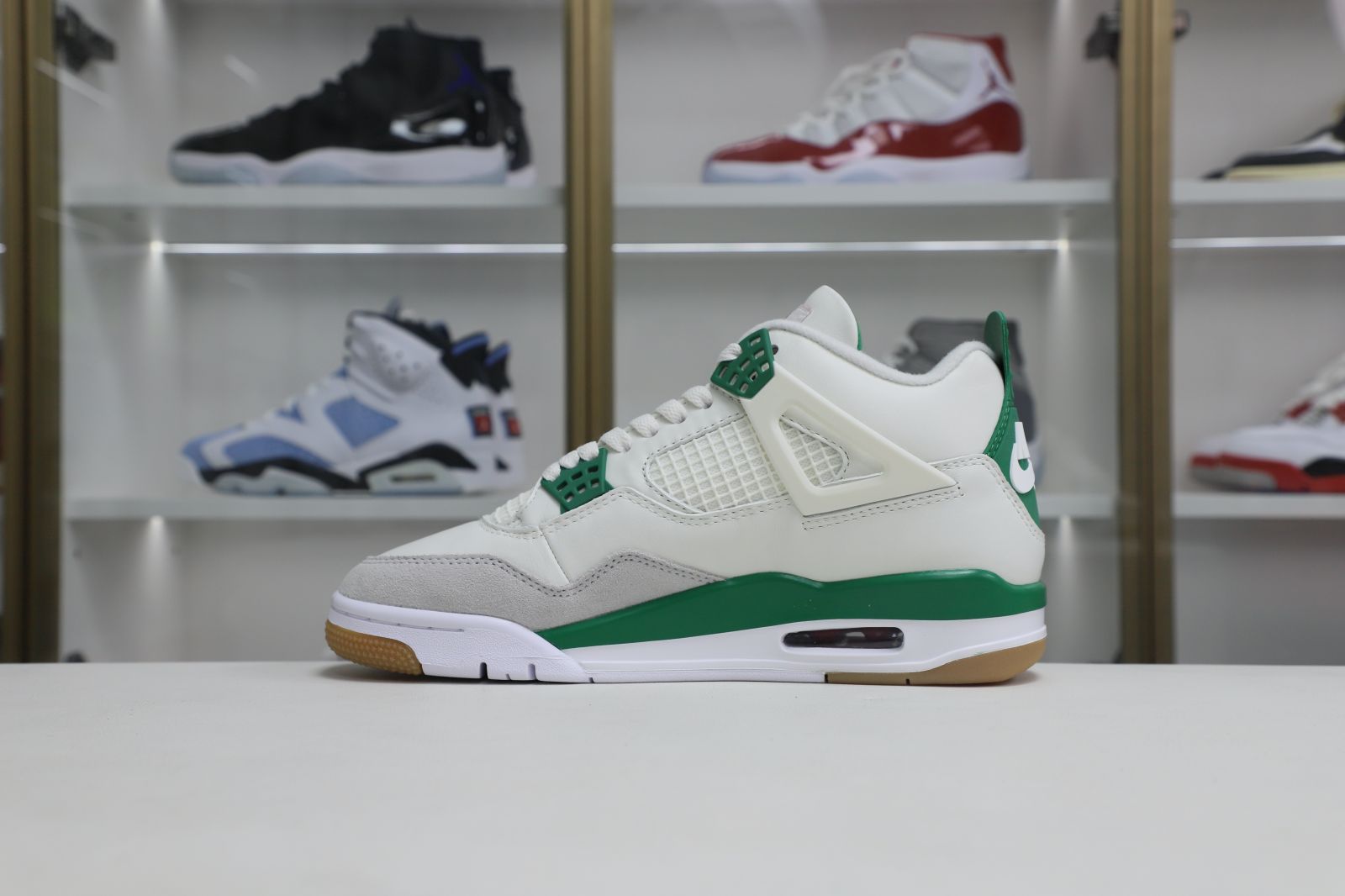 NIKE SB X AIR JORDAN 4 RETRO PINE GREEN