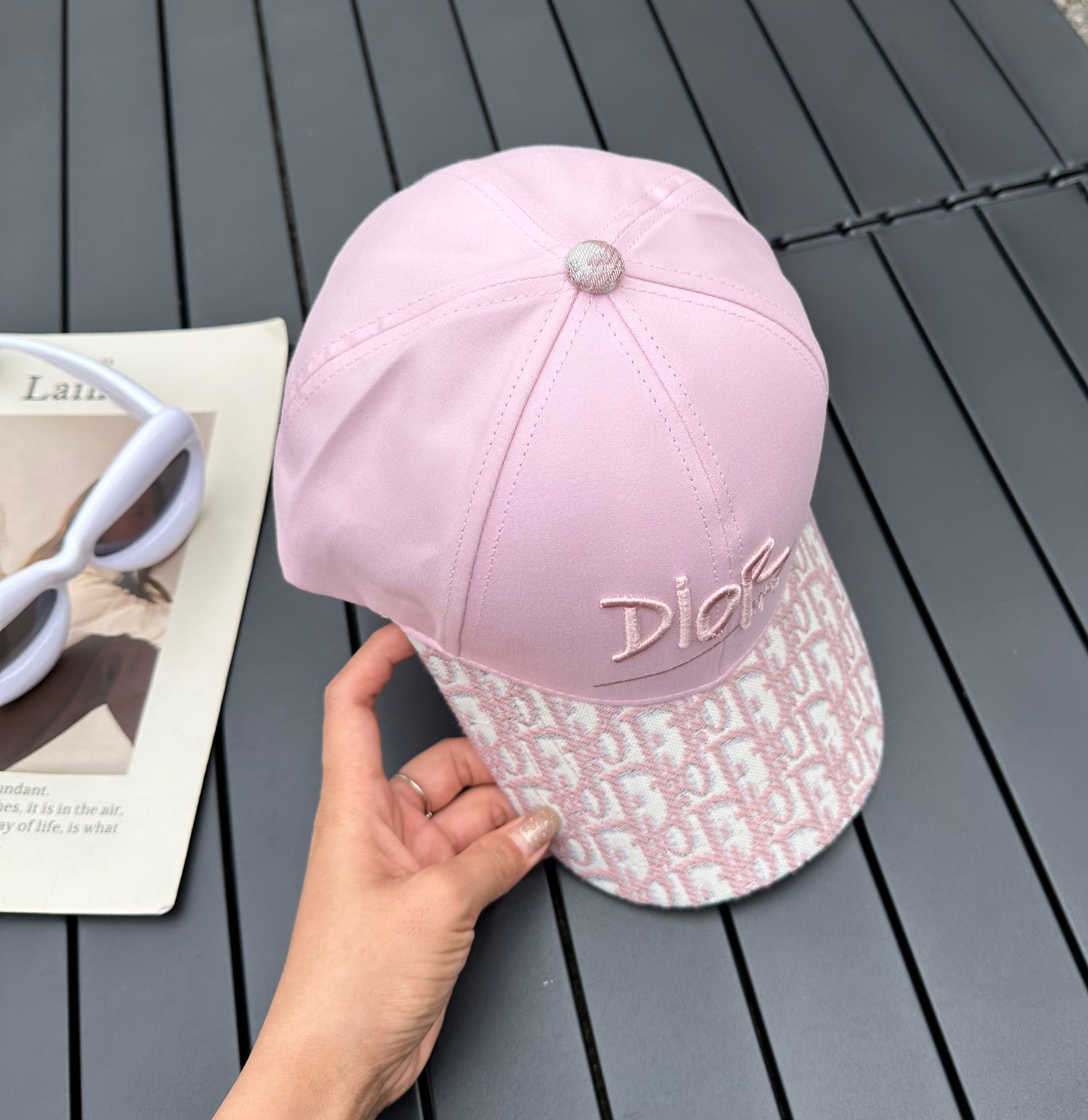 Dior new embroidered letters canvas baseball cap head circumference: 57cm