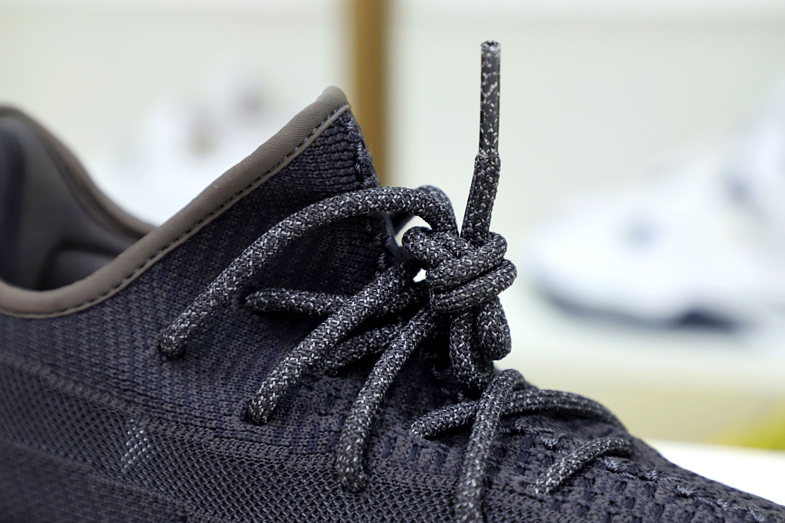 YEEZY BOOST 350 V2 BLACK NON-REFLECTIVE