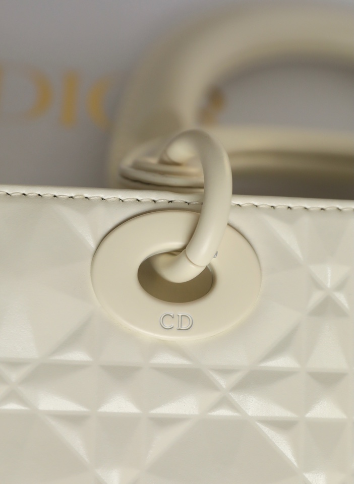 Dior Lady D-Joy is a classic style of the Goliath Bible