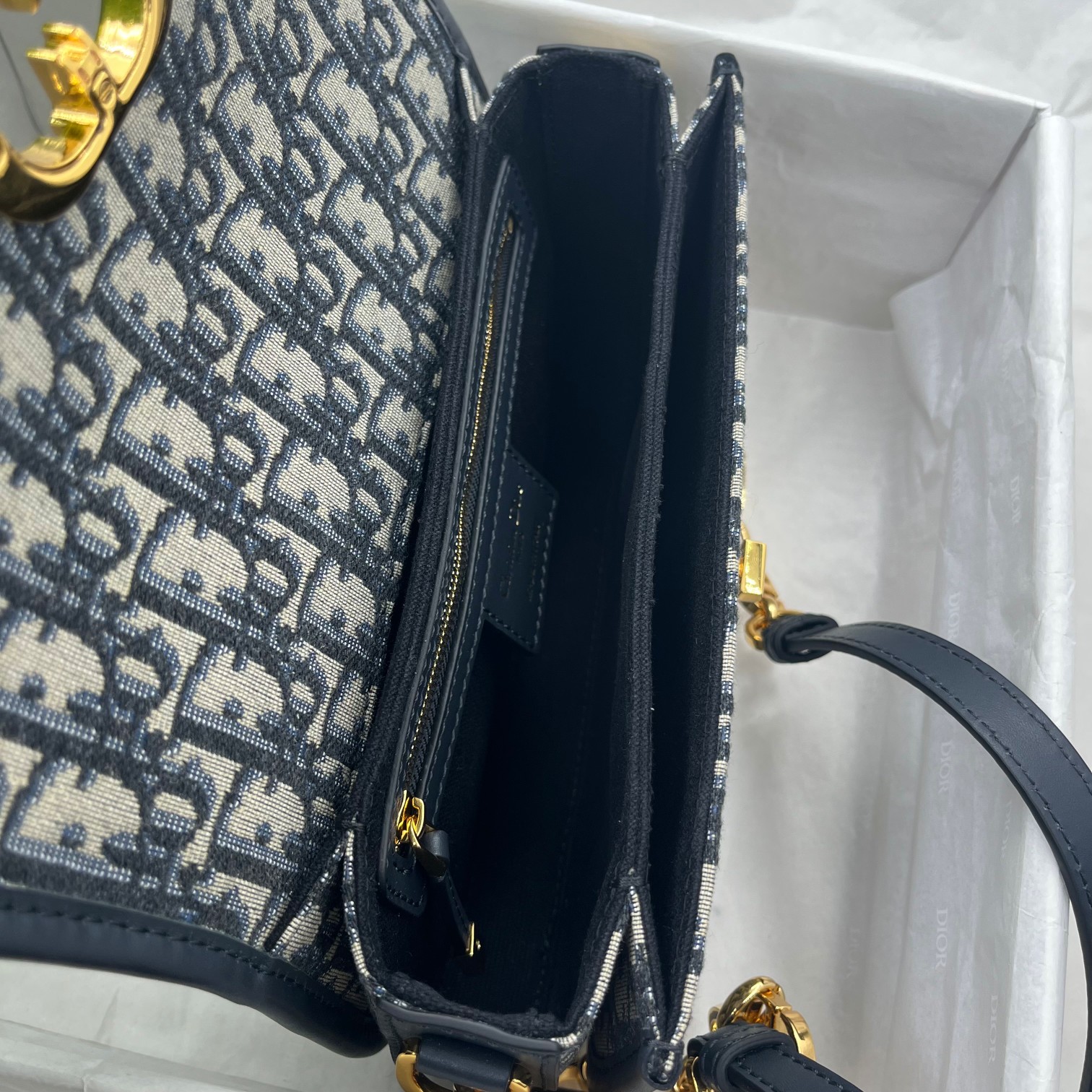 Dior Montaigne avenue M9260 old flower blue