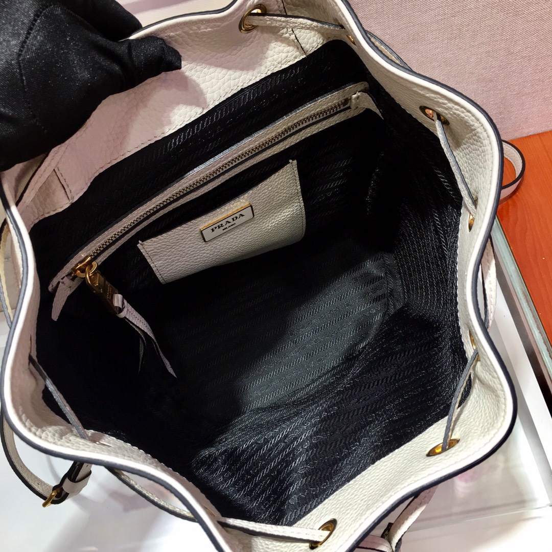 𝐏𝐑𝐀𝐃𝐀 New 1BZ035 shoulder backpack