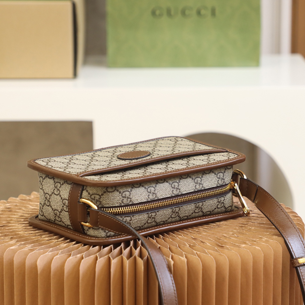 GUCCI retro camera bag #658572