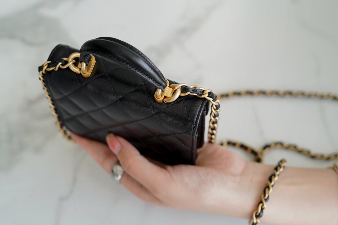 𝐂𝐇𝐀𝐍𝐄𝐋 ❥𝟚𝟘𝟚𝟚1 Premium Handmade Workshop Handle Coin Purse ❥ Black