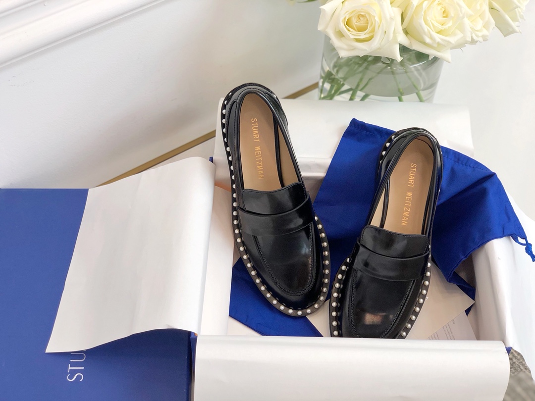 STUART WEITZMAN w Super good wearable Louboutins 〰️ million years classic small leather shoes