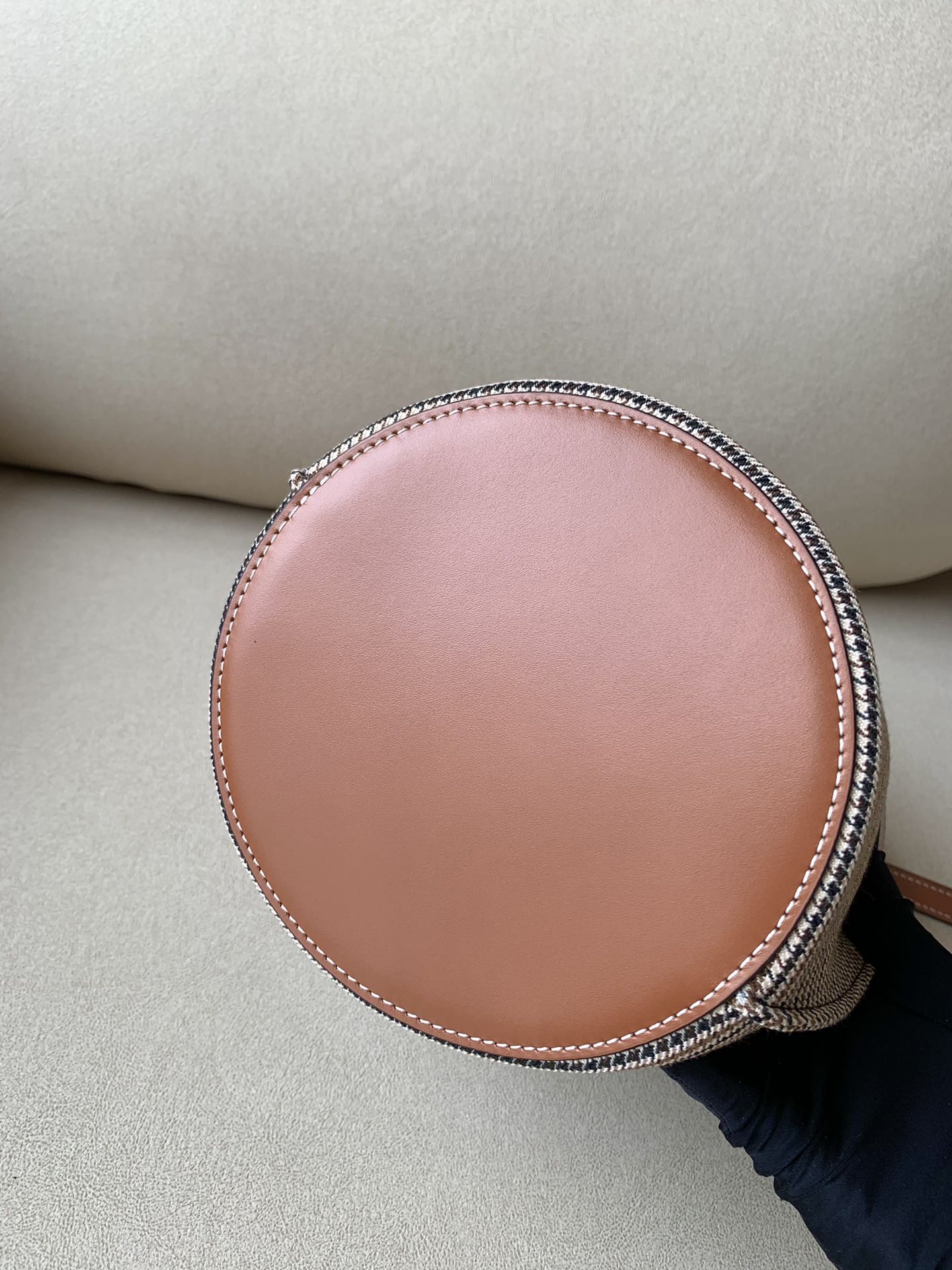 𝐂𝐞𝐥𝐢𝐧𝐞 BUCKET MAILL𝐂𝐞𝐥𝐢𝐧𝐞 BIG BAG NANO bucket bag in tweed and smooth calfskin