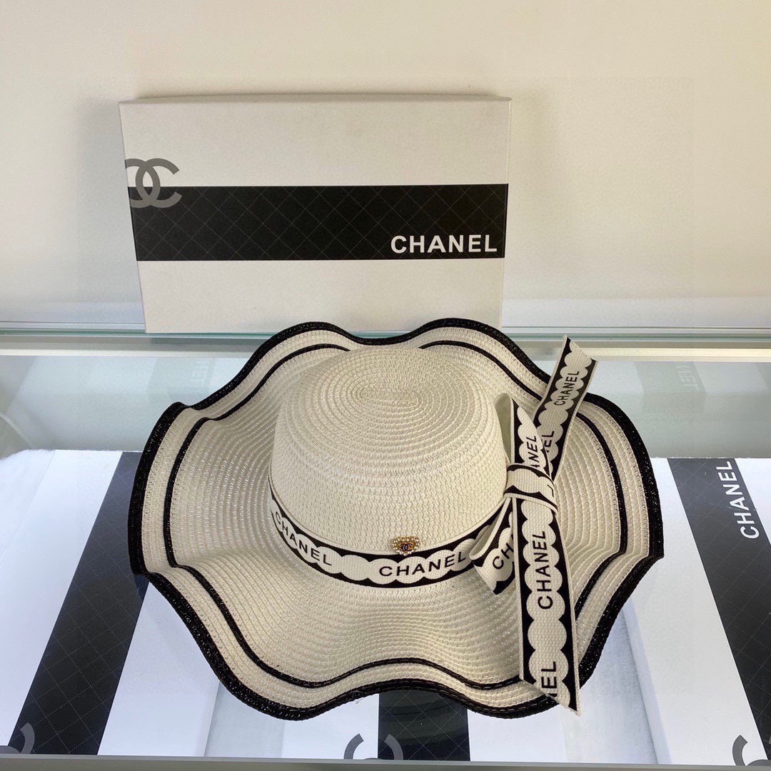 [Chanel Chanel] 2023 new straw wavy sunshade straw hat with ruffles 🤩 beach style, simple and elegant