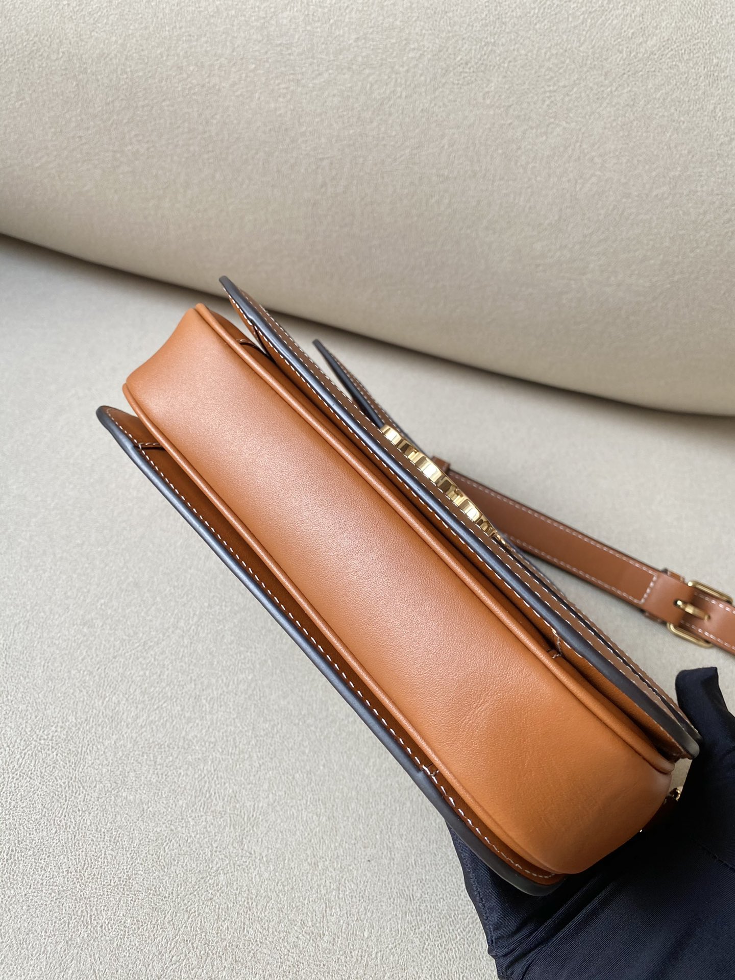 𝐂𝐞𝐥𝐢𝐧𝐞 Triomphe Medium 22.5cm