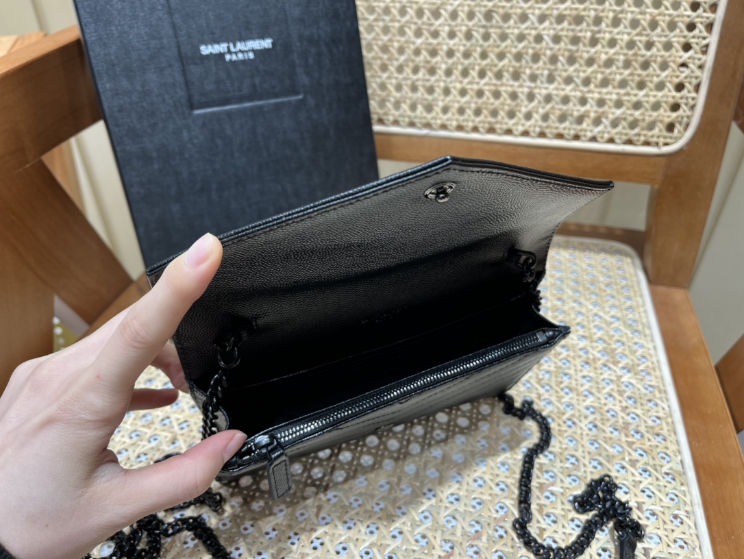 SAINT LAURENT 𝐖𝐨𝐜 𝟭𝟵𝐜𝐦 #393953 original leather.JD