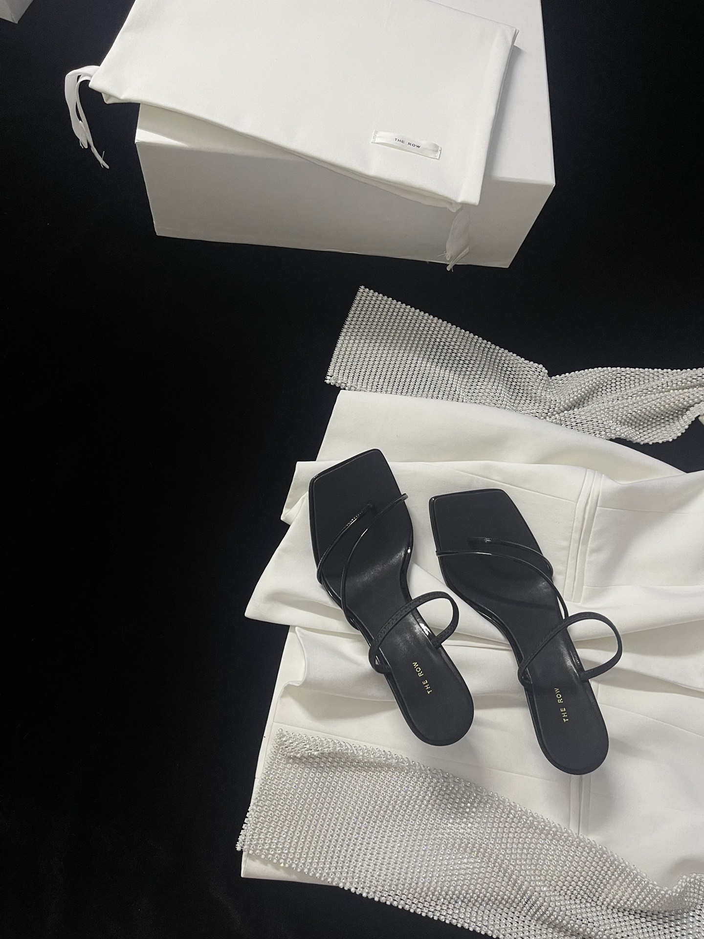 𝐓𝐡𝐞 𝐫𝐨𝐰 ｜𝟐𝟎𝟐𝟑/𝐒𝐒 𝐧𝐞𝐰 Minimalist sandals