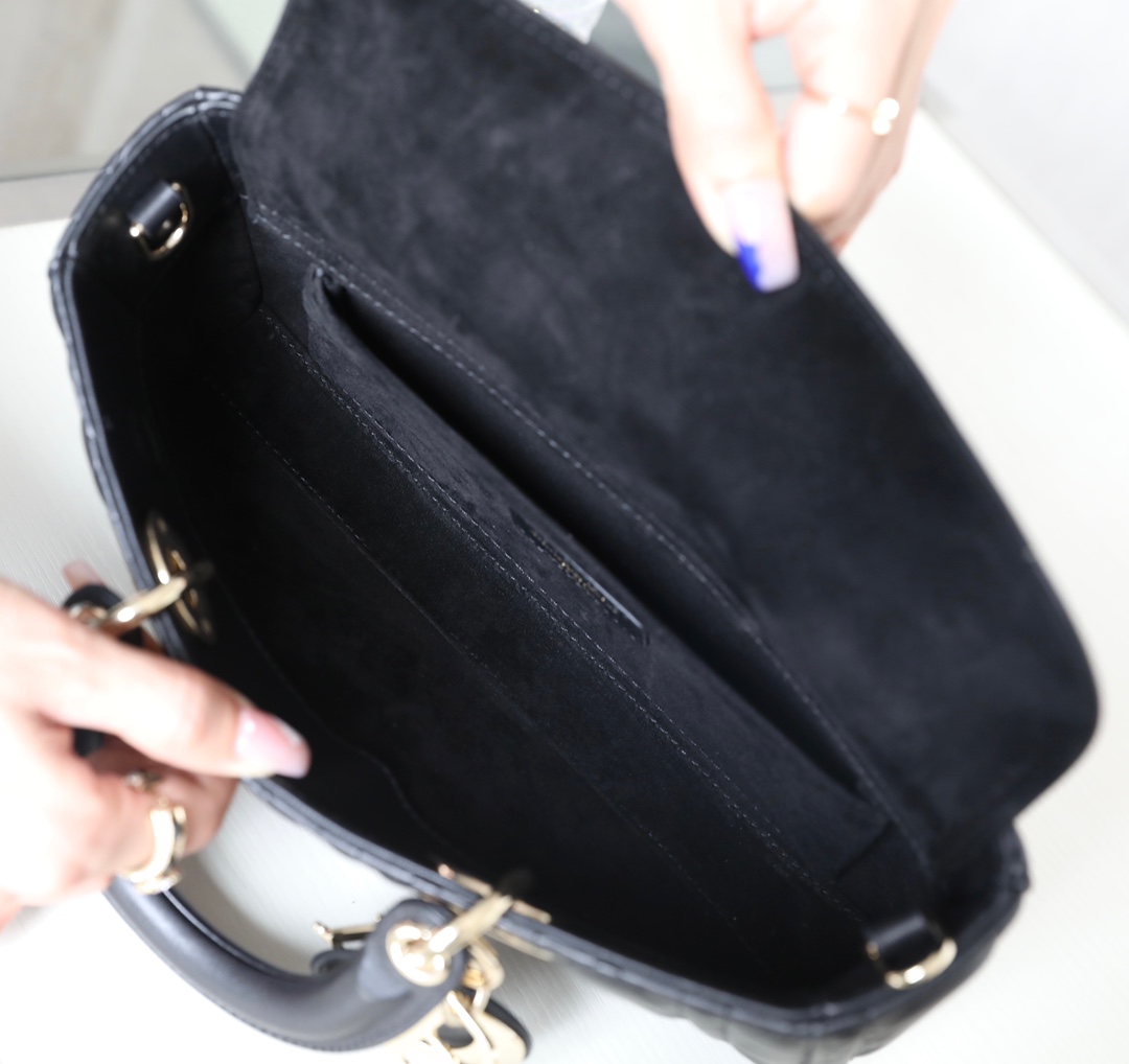 Dior Lady D-Joy is a classic style of the Goliath Bible