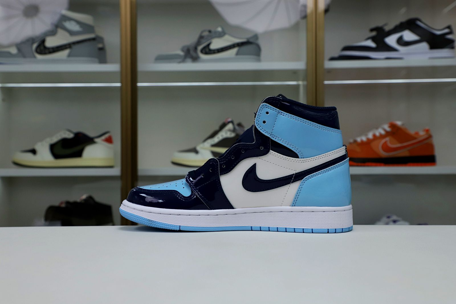WMNS AIR JORDAN 1 RETRO HIGH OG BLUE CHILL