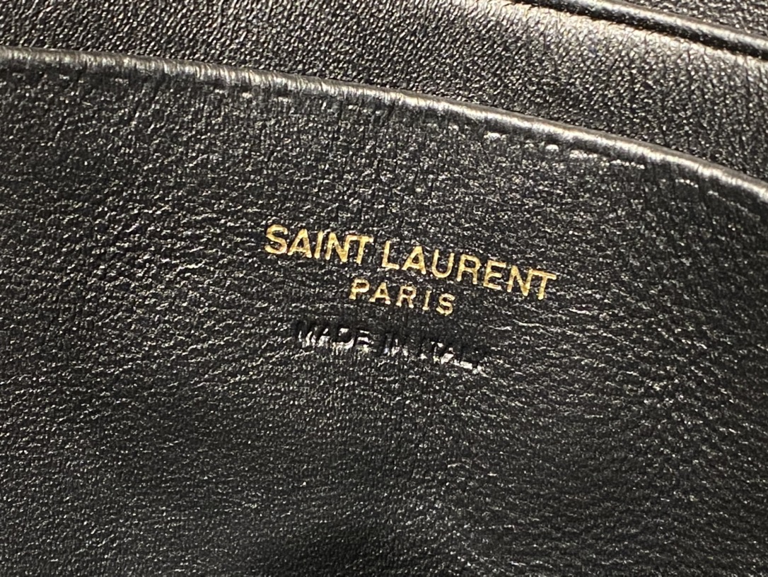 SAINT LAURENT  #585040