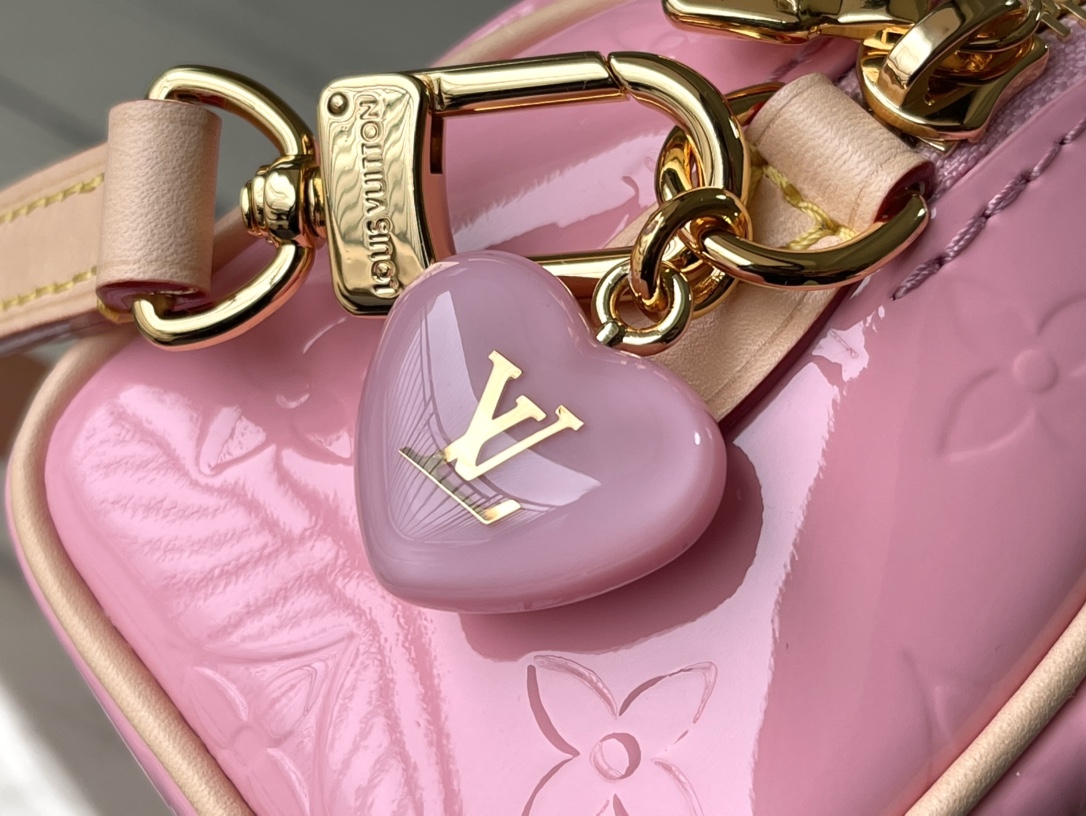 𝐋𝐎𝐔𝐈𝐒 𝐕𝐔𝐈𝐓𝐓𝐎𝐍      M81879