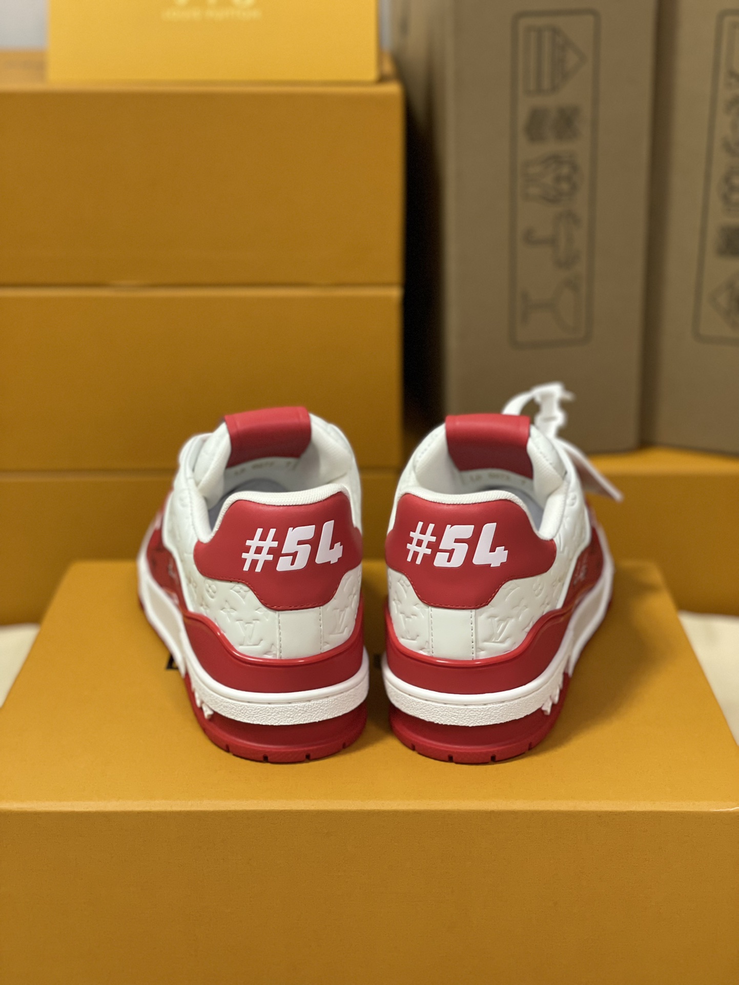 Louis Vuitton Trainer Sneakers Couple Model LD 0727