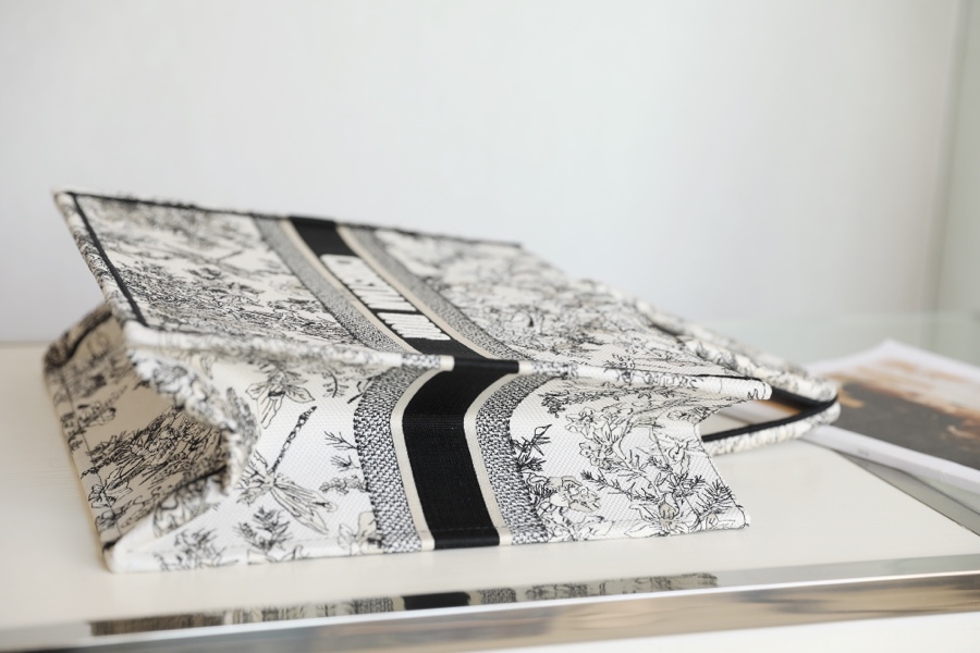 DIOR TOTE Dragonfly shopping bag