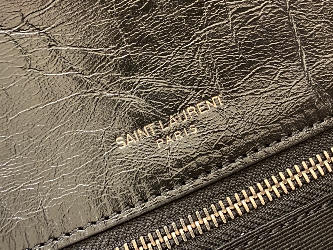 SAINT LAURENT  𝑵𝒊𝒌𝒊 𝑳𝒂𝒓𝒈𝒆_𝟯𝟮𝒄𝒎 #498830