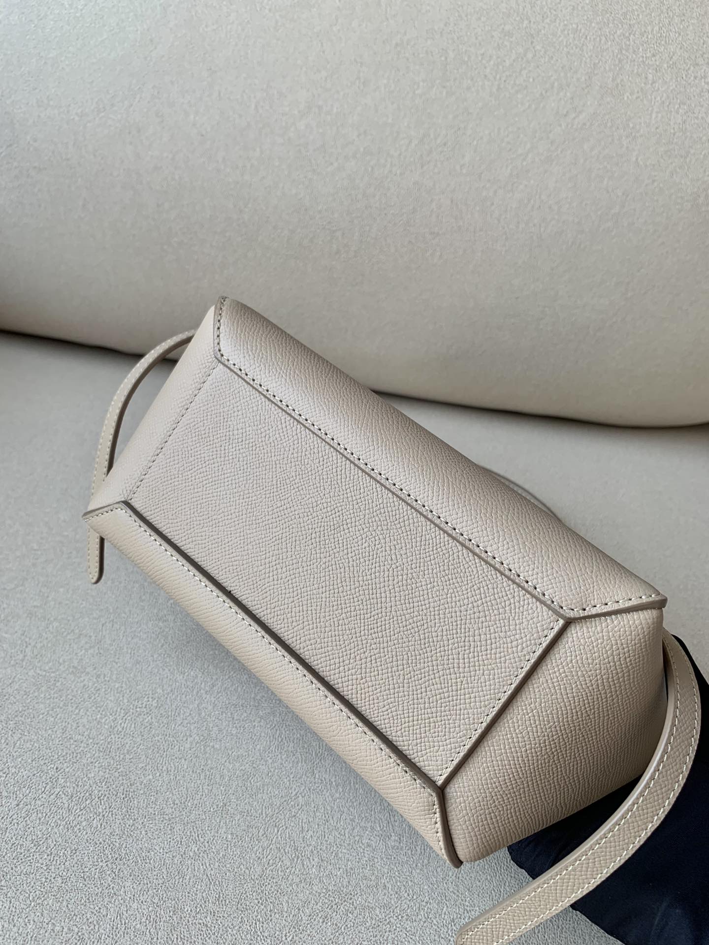 𝐂𝐞𝐥𝐢𝐧𝐞 Belt Bag Catfish Bag Small Grained Calfskin