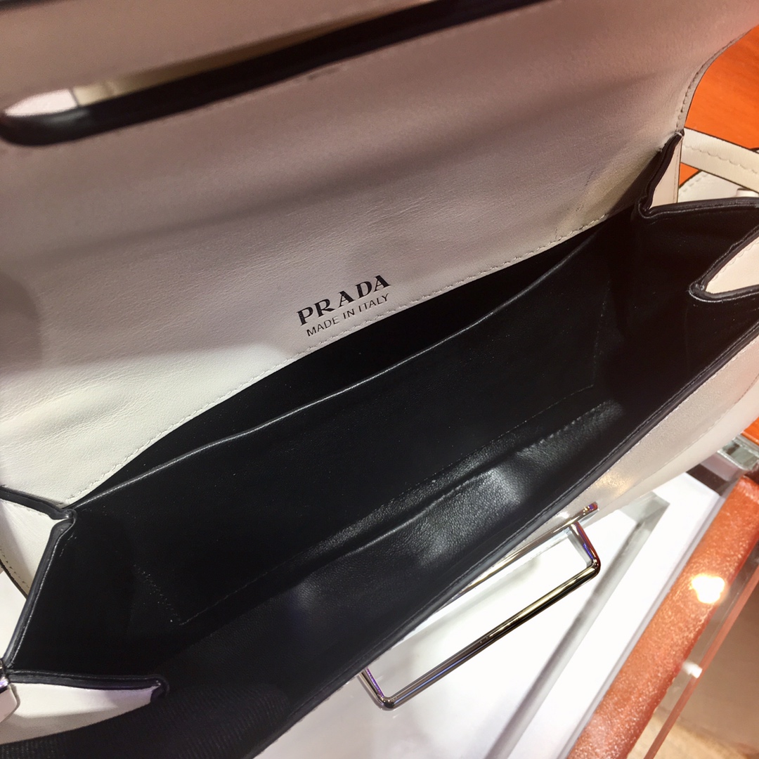 𝐏𝐑𝐀𝐃𝐀 Latest Women's 1BD168