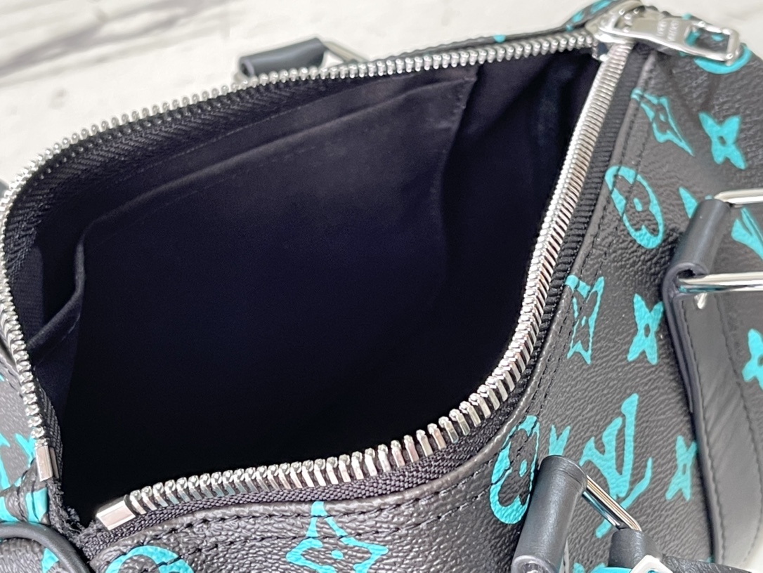 𝐋𝐎𝐔𝐈𝐒 𝐕𝐔𝐈𝐓𝐓𝐎𝐍     M21938