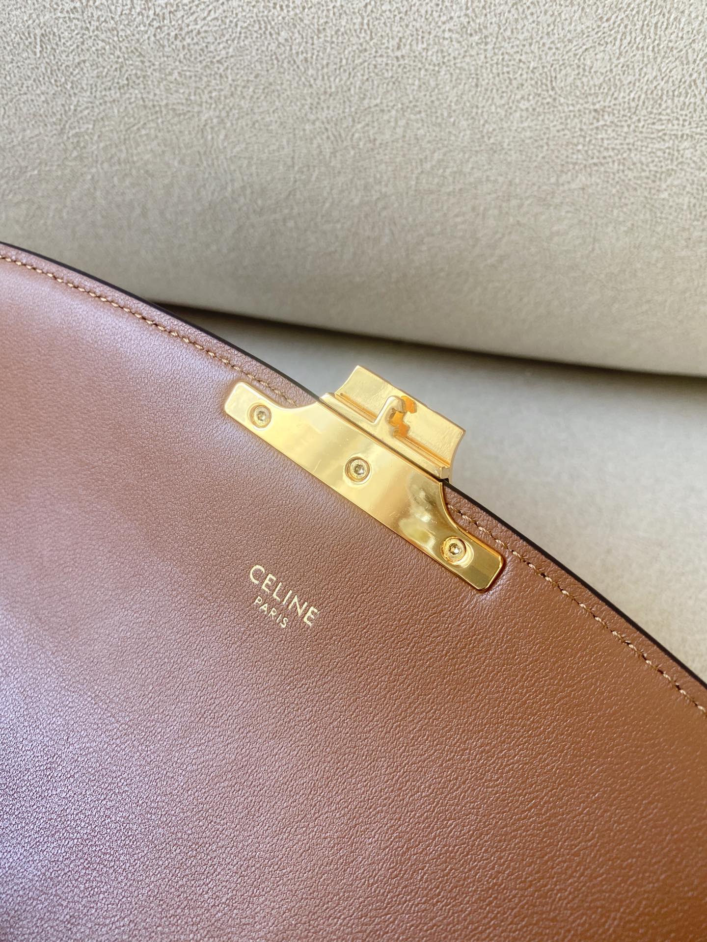 𝐂𝐞𝐥𝐢𝐧𝐞 Triomphe Medium 22.5cm