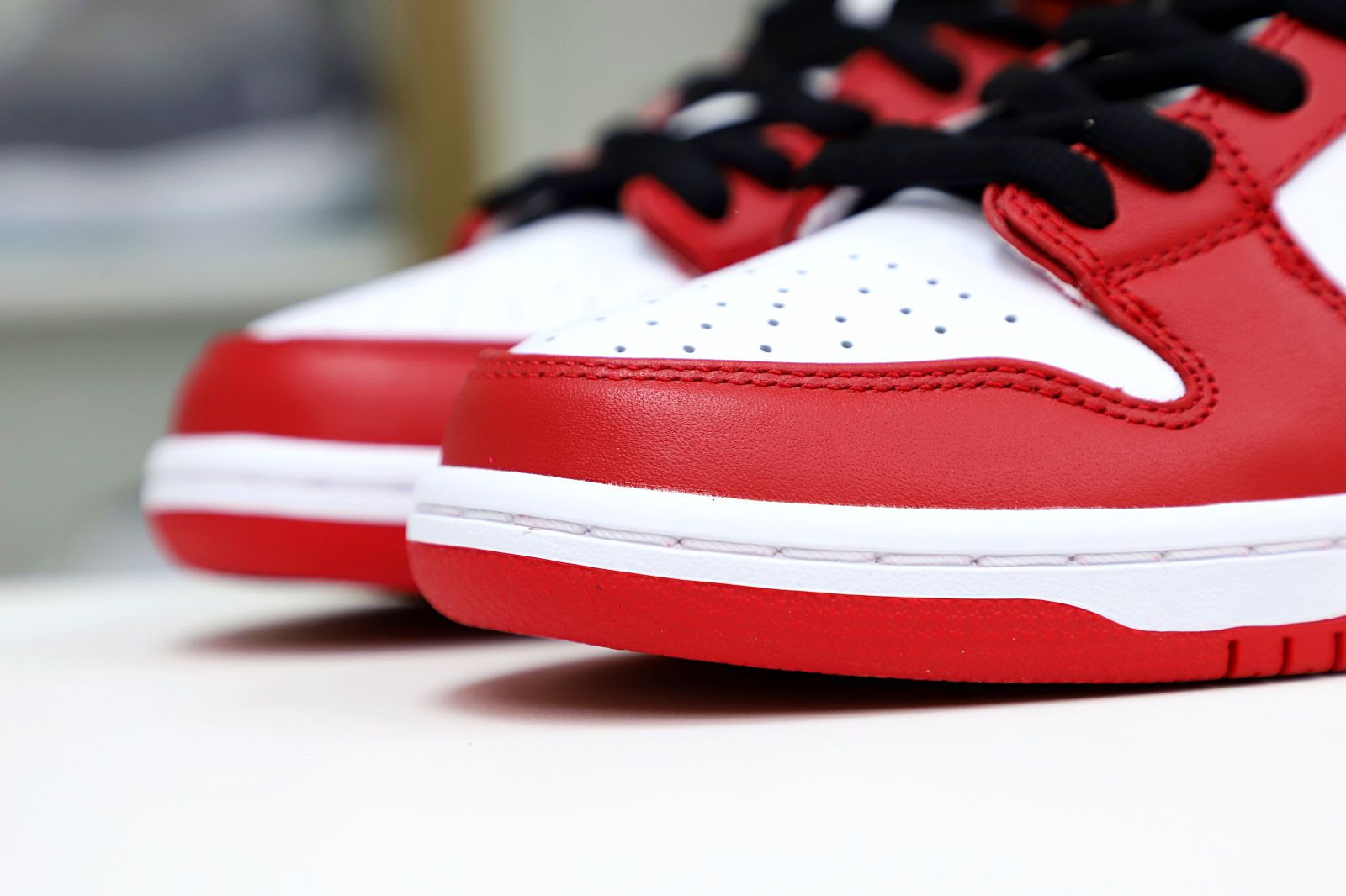 NIKE SB DUNK LOW CHICAGO