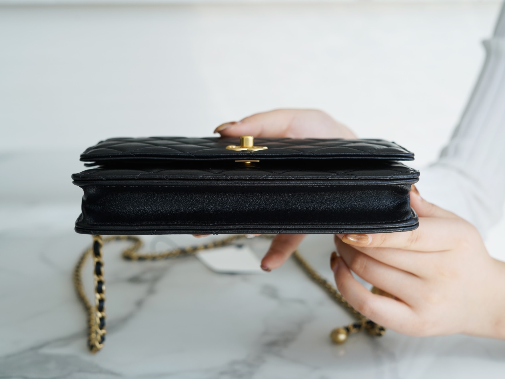 CHANEL 𝑾𝒐𝒄 hair bag metal ball 𝒘𝒐𝒄 black