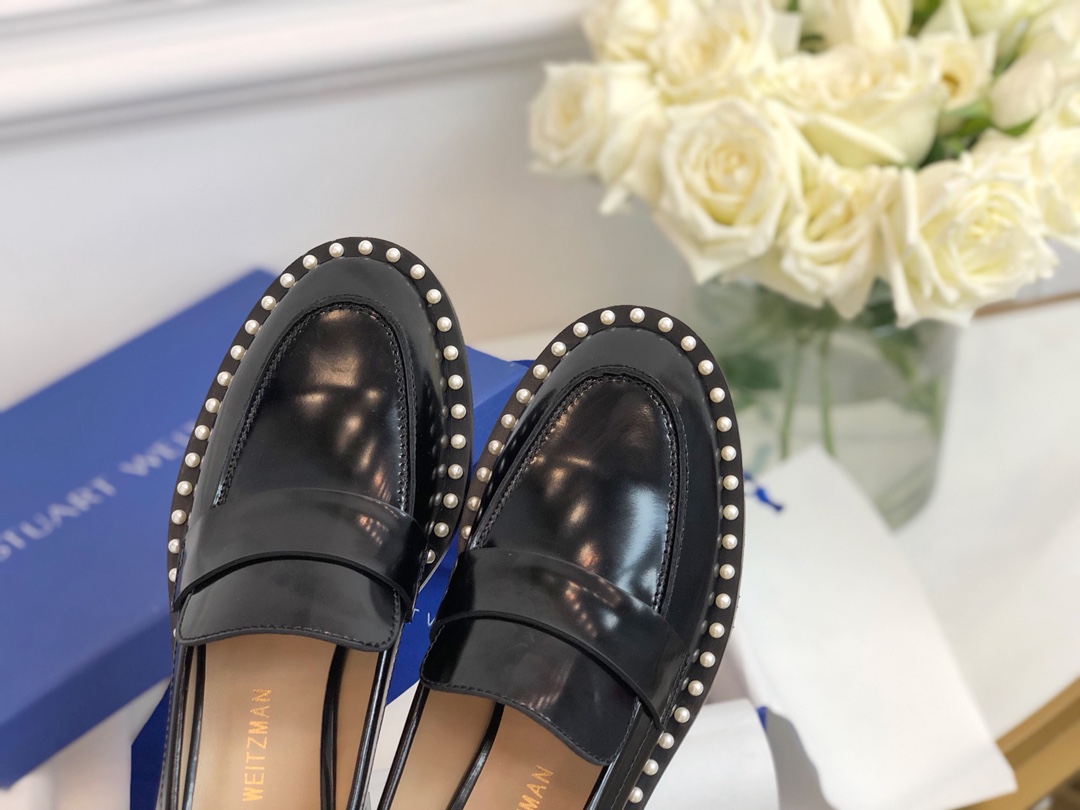 STUART WEITZMAN w Super good wearable Louboutins 〰️ million years classic small leather shoes
