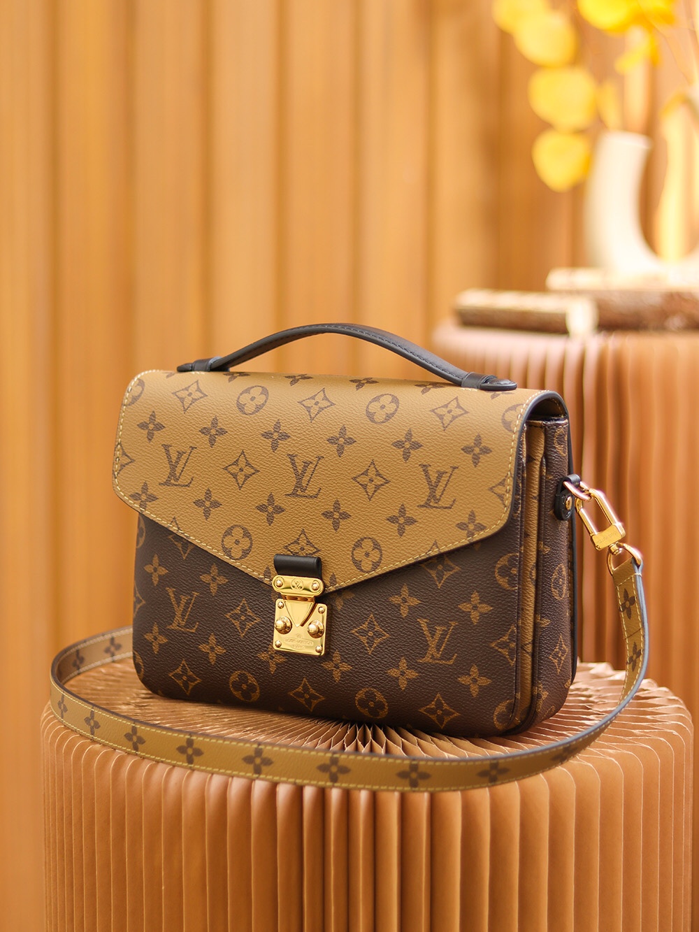 Louis Vuitton 𝙋𝙊𝘾𝙃𝙀𝙏𝙏𝙃 𝙈𝙀𝙏𝙄𝙎 M44876 messenger bag