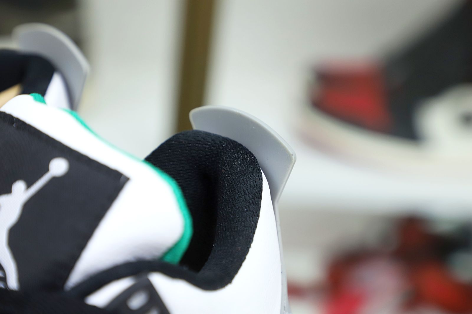 WMNS AIR JORDAN 4 RETRO RAST