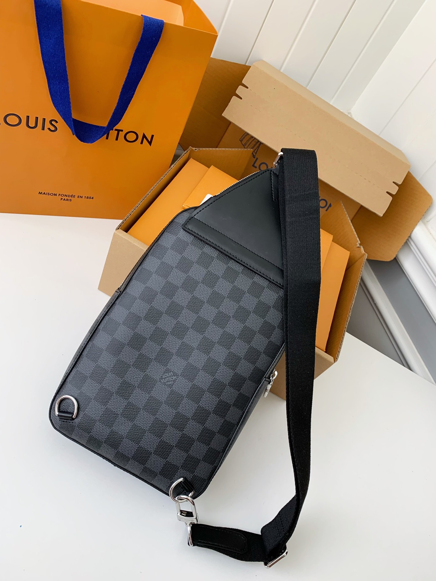 Louis Vuitton damier graphite Men's Shoulder Bags M45302, Top Quality Size: 20X31X7cm