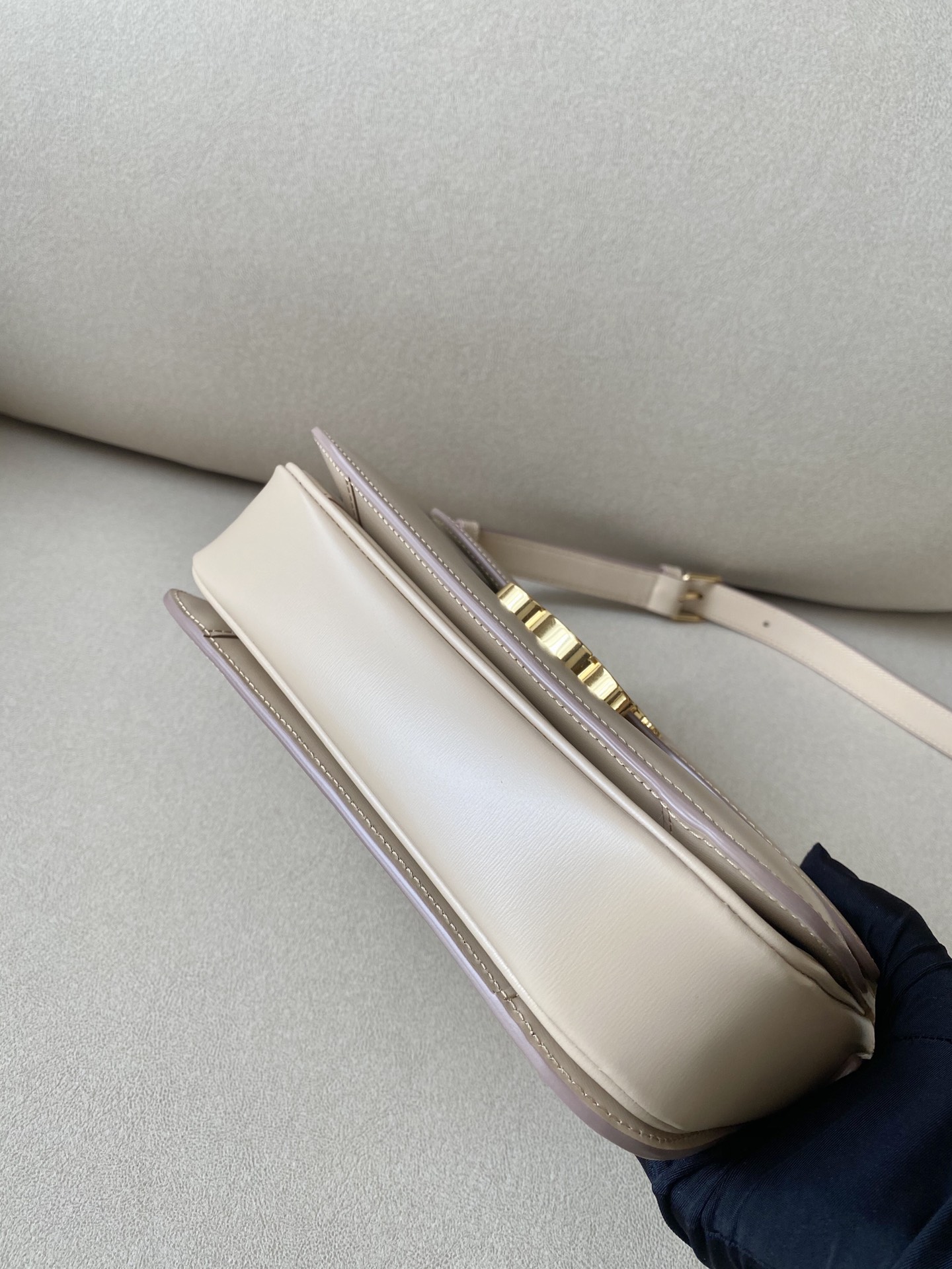 𝐂𝐞𝐥𝐢𝐧𝐞 Triomphe Medium 22.5cm