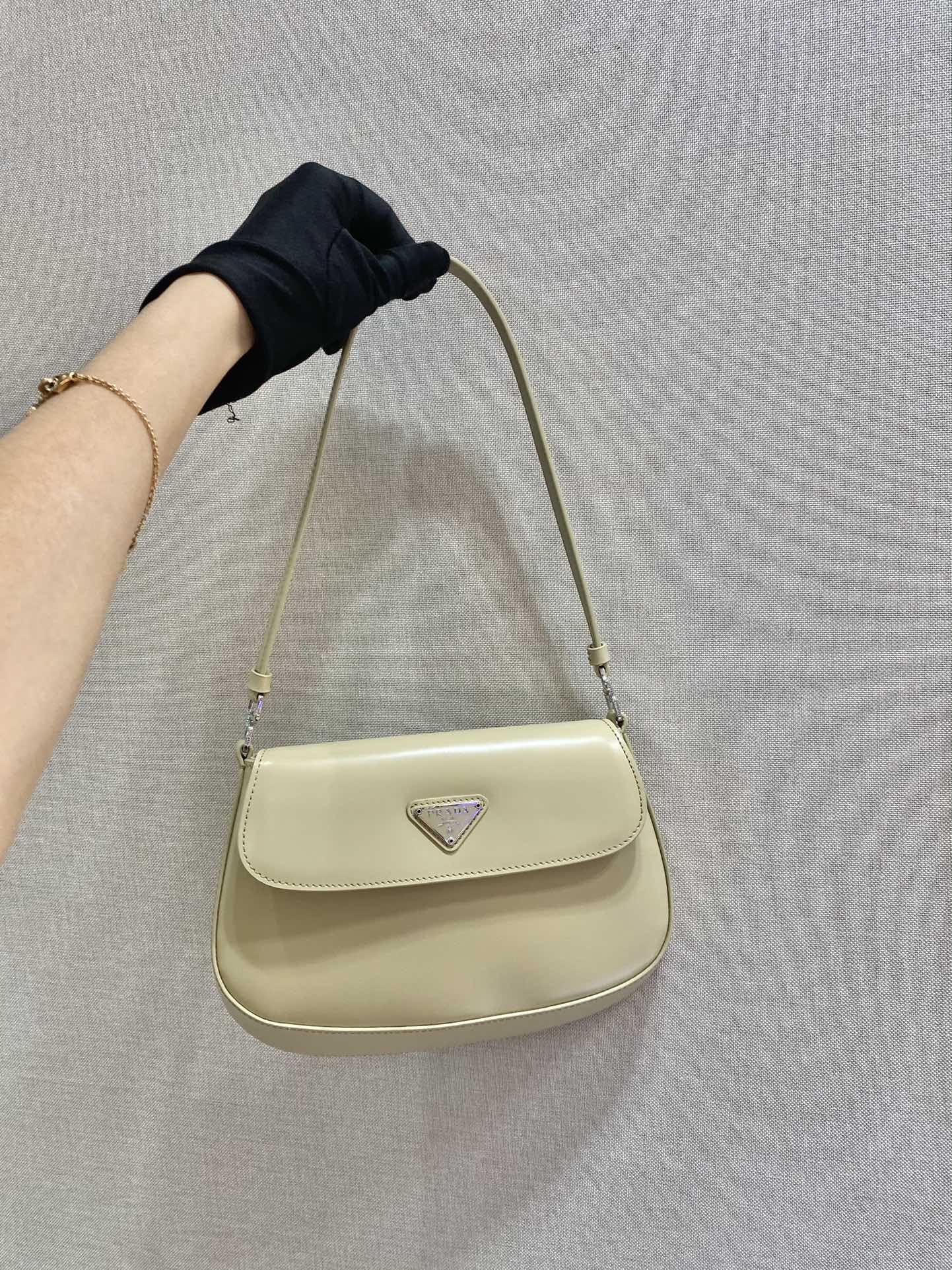𝐏𝐑𝐀𝐃𝐀 New Underarm Bag 1BD311