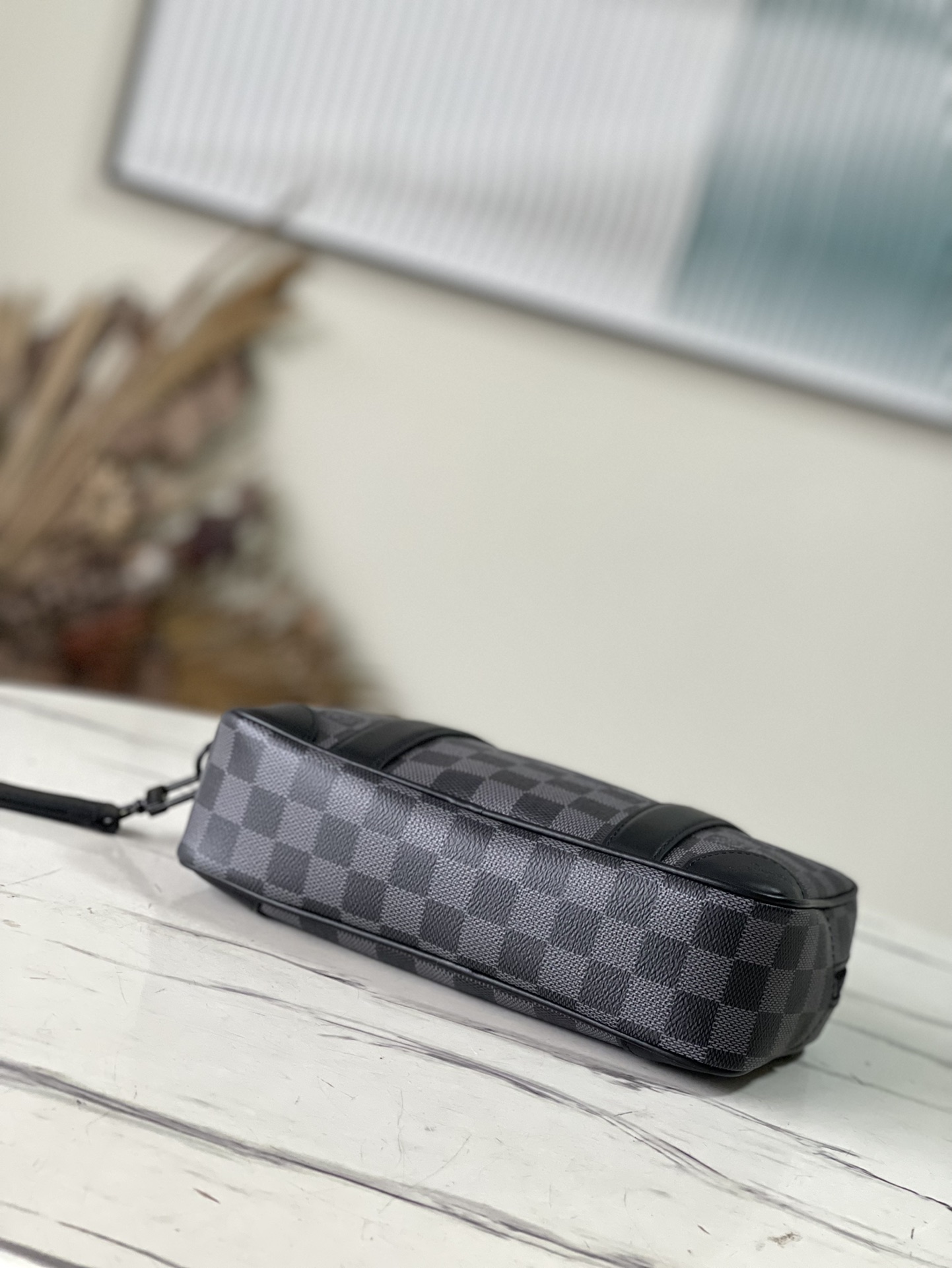 𝐋𝐎𝐔𝐈𝐒 𝐕𝐔𝐈𝐓𝐓𝐎𝐍    N60501