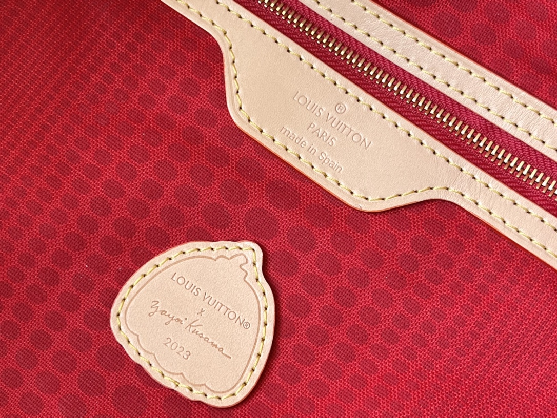 𝐋𝐎𝐔𝐈𝐒 𝐕𝐔𝐈𝐓𝐓𝐎𝐍  M46381