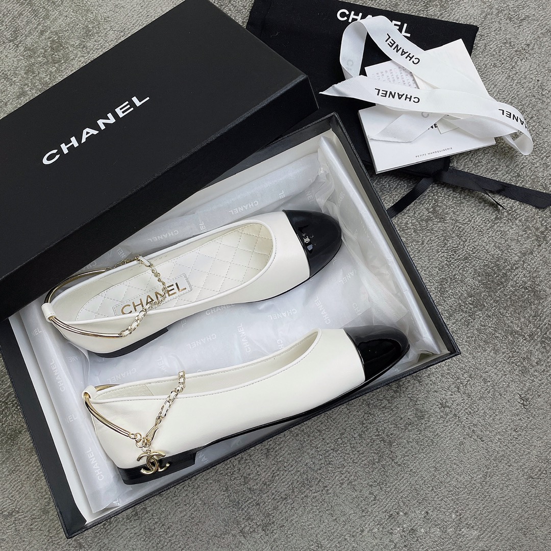 CHANEL 22 years of the latest models of a unique temperament of a ballet shoe zinc alloy half-ring iron ring design