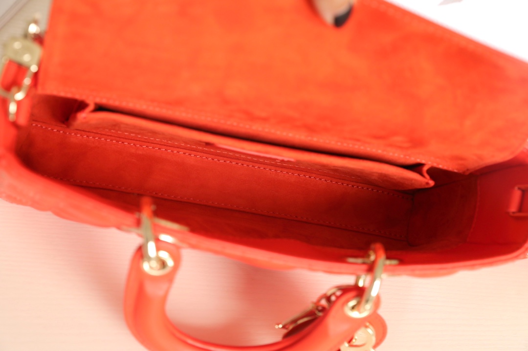 Dior Lady D-Joy is a classic style of the Goliath Bible