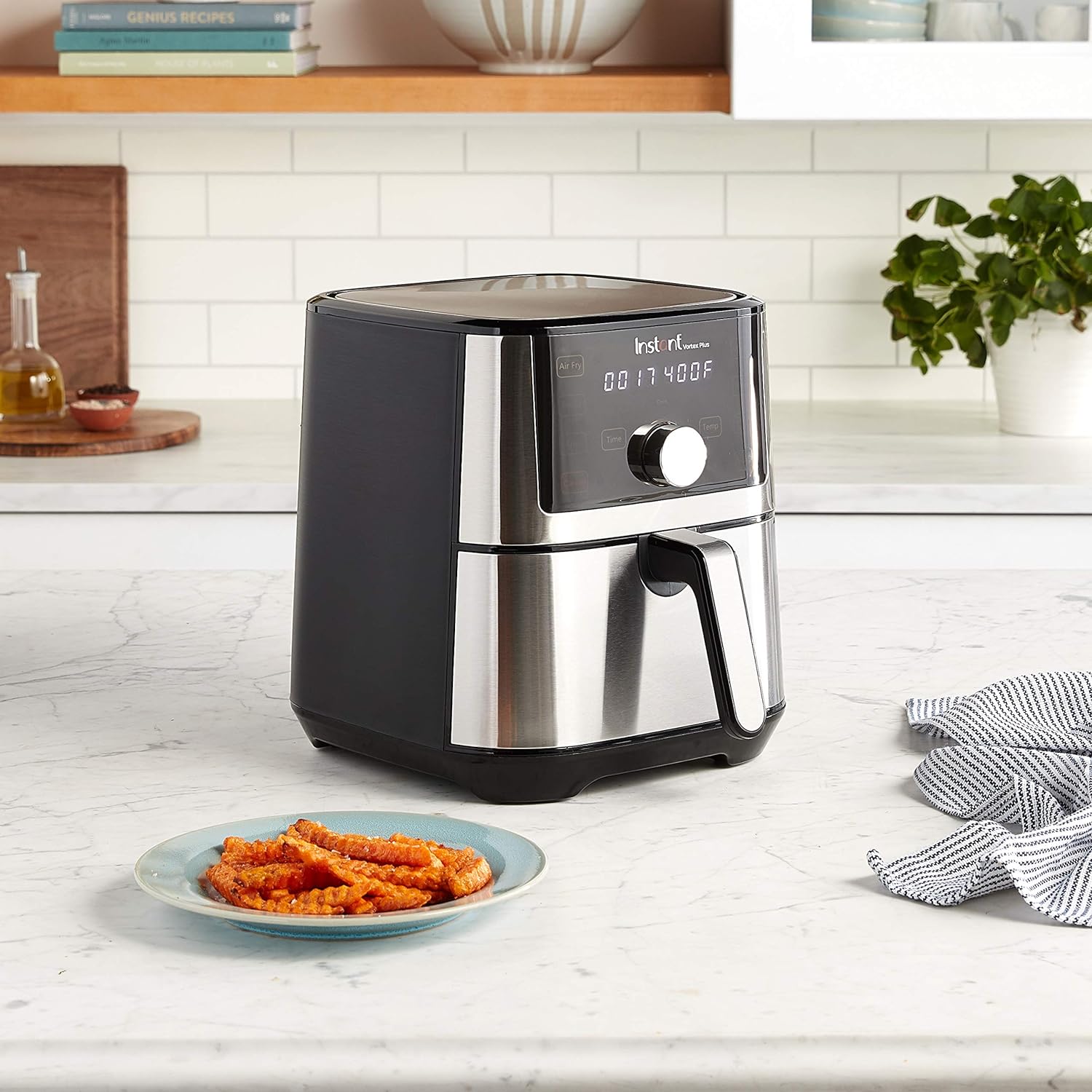 Instant Vortex Plus 4QT Air Fryer, Custom Program Options, 6-in-1 Functions Crisps, Broils, Roasts, Dehydrates, Bakes, Reheats, 100+ In-App Recipes, from the Makers of Instant Pot, Stainless Steel