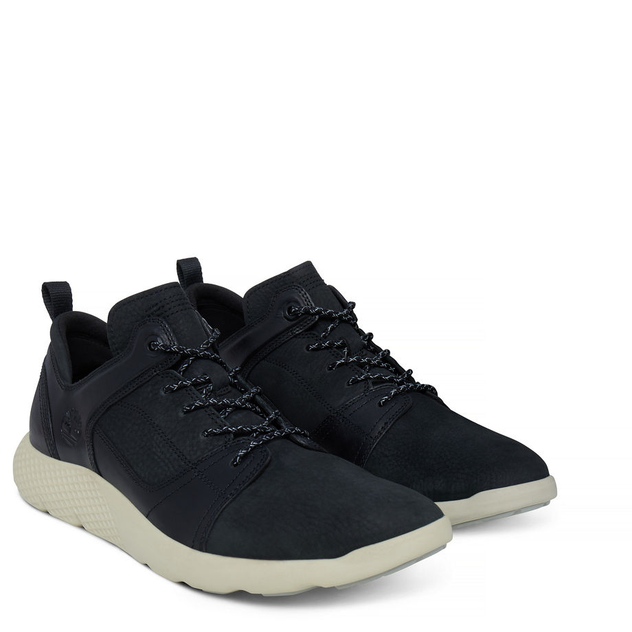 Timberland Men's Flyroam Leather Trainer Black Black Barefoot Buffed