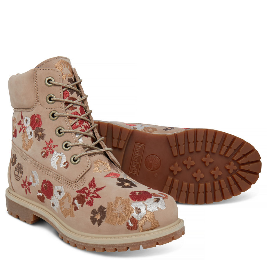 Timberland Women's 6-inch Icon Boot Natural Bone Waterbuck Embroidered