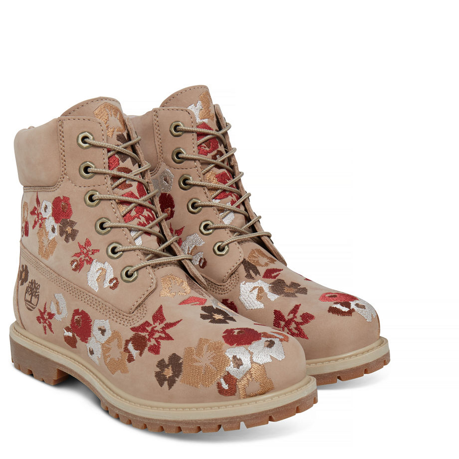 Timberland Women's 6-inch Icon Boot Natural Bone Waterbuck Embroidered