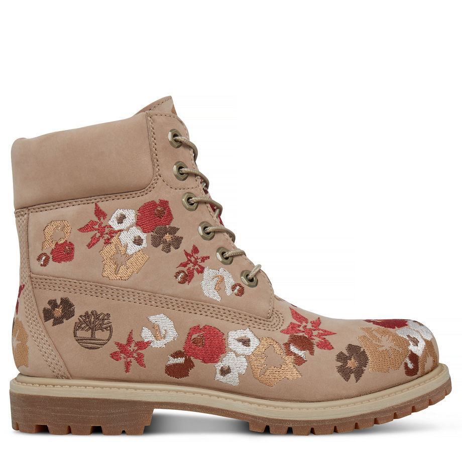 Timberland Women's 6-inch Icon Boot Natural Bone Waterbuck Embroidered
