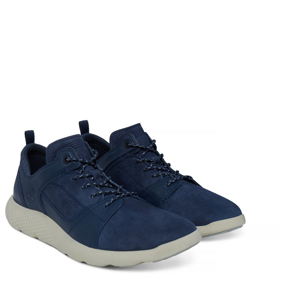 Timberland Men's Flyroam Leather Trainer Navy Black Iris Barefoot Buffed
