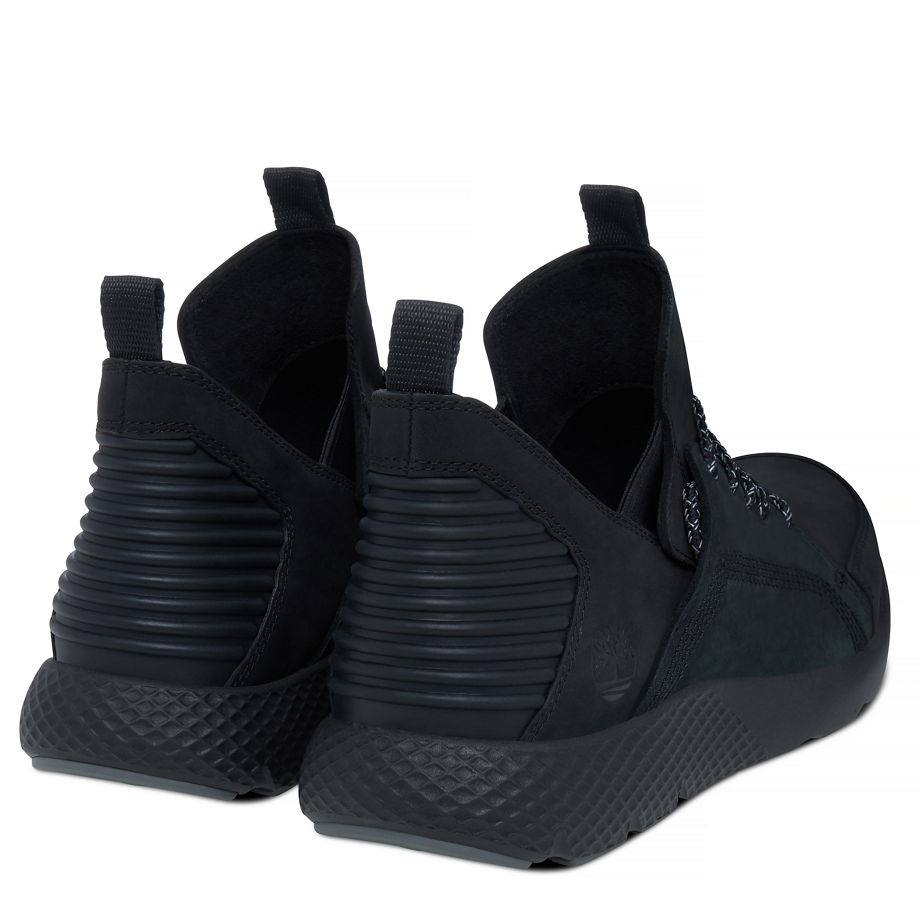 Timberland Men's Flyroam Leather Chukka Black Jet Black Barefoot Buffed