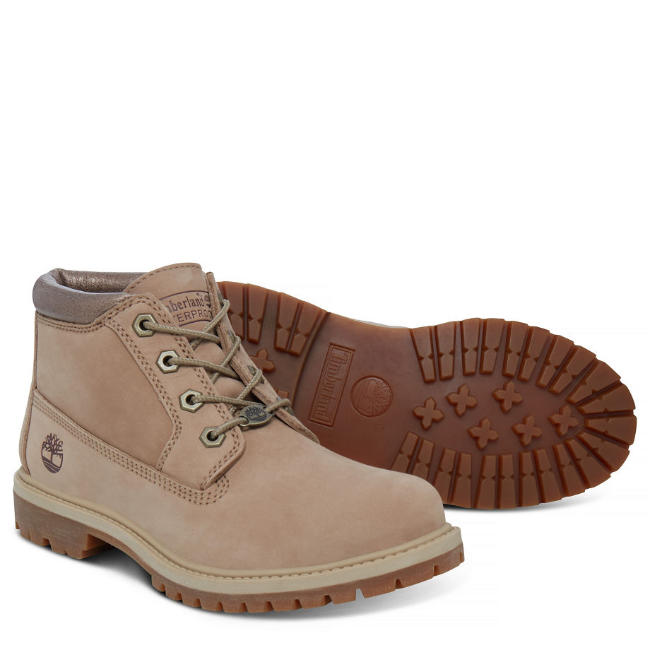 Timberland Women's Nellie Chukka Boot Natural/Gold Bone Waterbuck W/Gold Metallic Collar