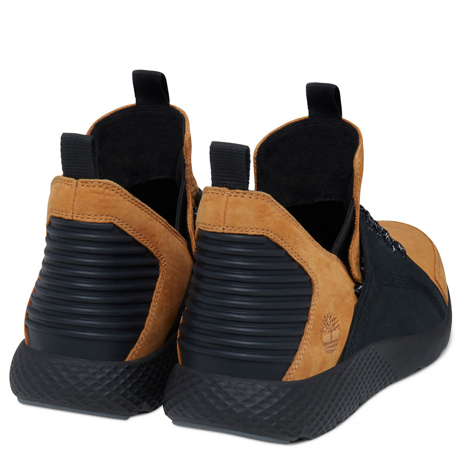 Timberland Men's Flyroam Leather Chukka Yellow Wheat Barefoot Buffed