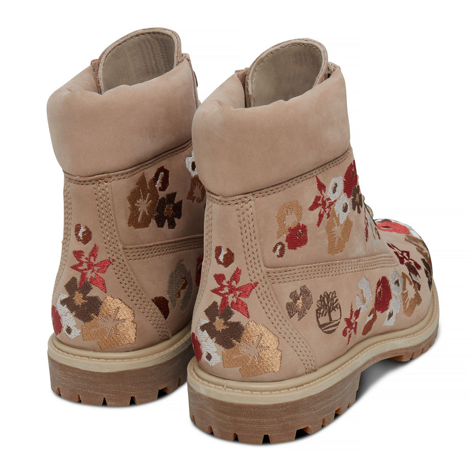 Timberland Women's 6-inch Icon Boot Natural Bone Waterbuck Embroidered