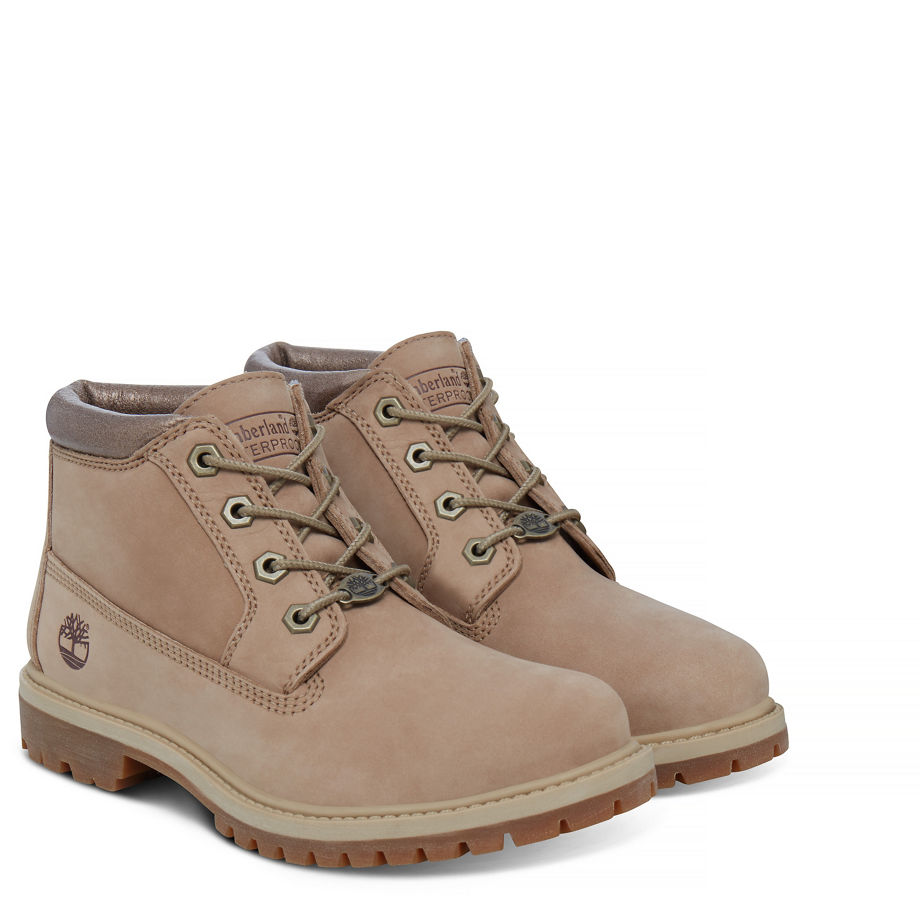 Timberland Women's Nellie Chukka Boot Natural/Gold Bone Waterbuck W/Gold Metallic Collar