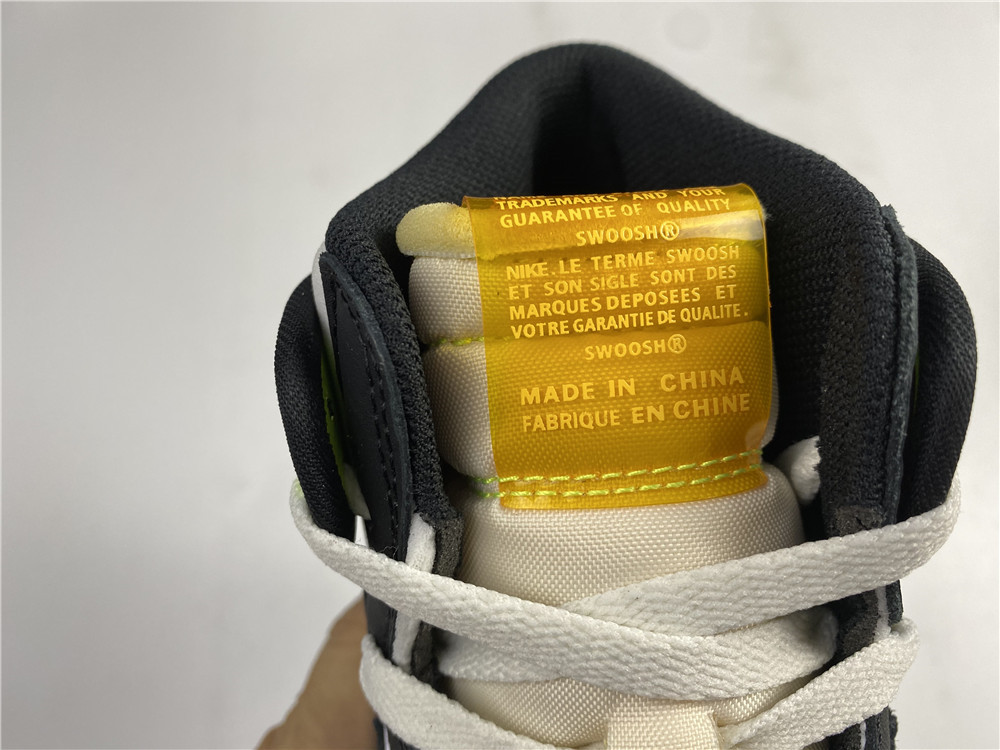 Air Jordan 1 Retro High White Black Volt University Gold