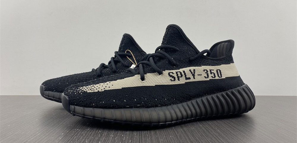 Adidas Yeezy Boost 350 V2 Core Black White (2016/2022)
